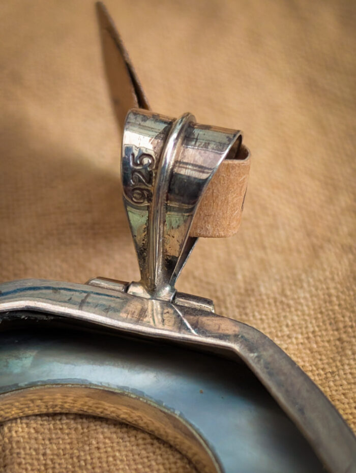 925 Silver Grey Shell Pendant - Image 3