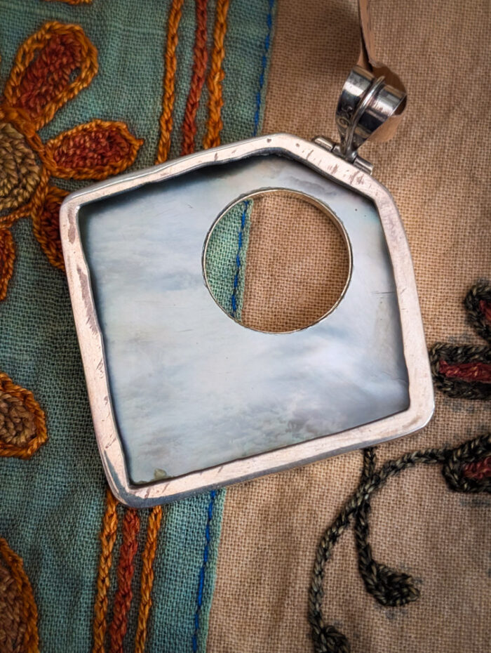 925 Silver Grey Shell Pendant - Image 4