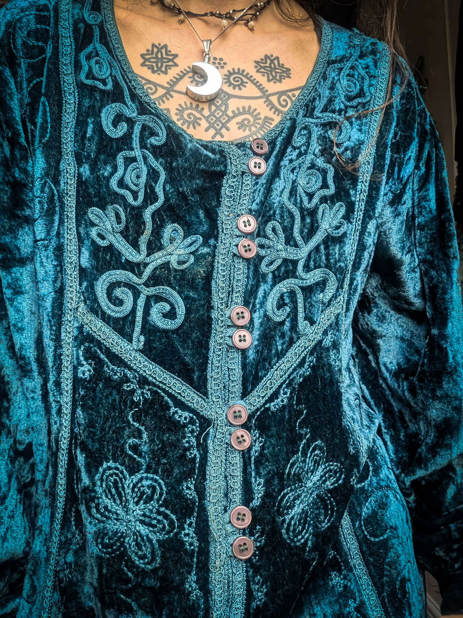 Vintage Teal Crushed Velvet Top - Image 2