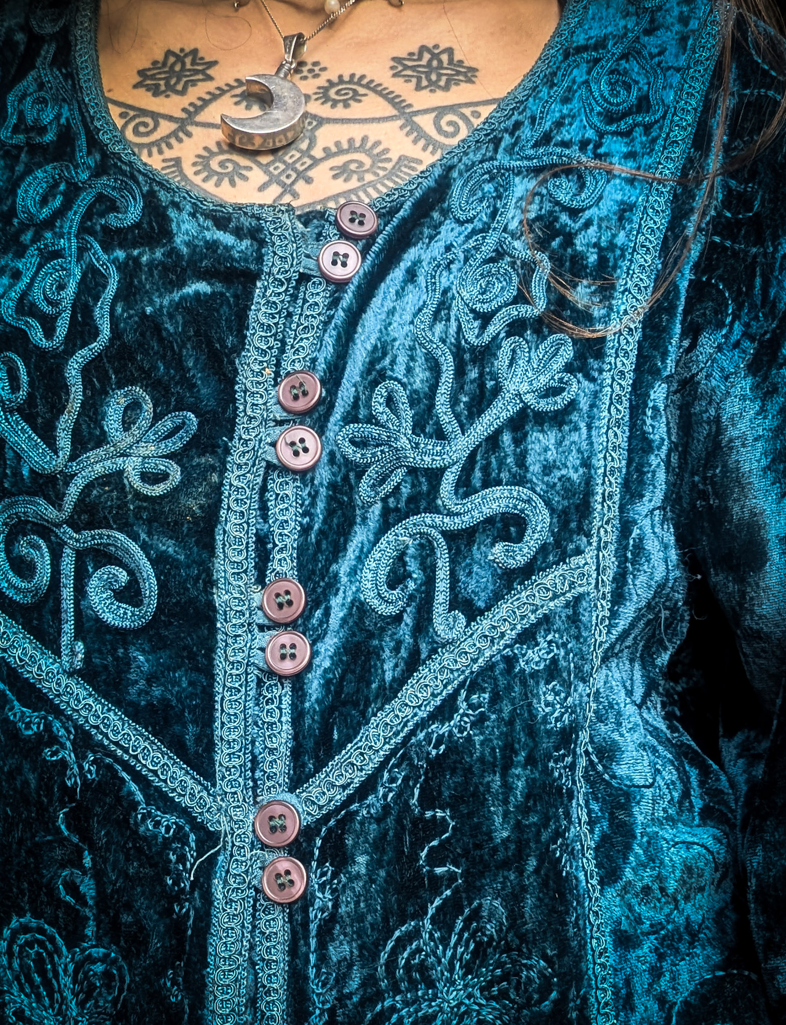 Vintage Teal Crushed Velvet Top - Image 6