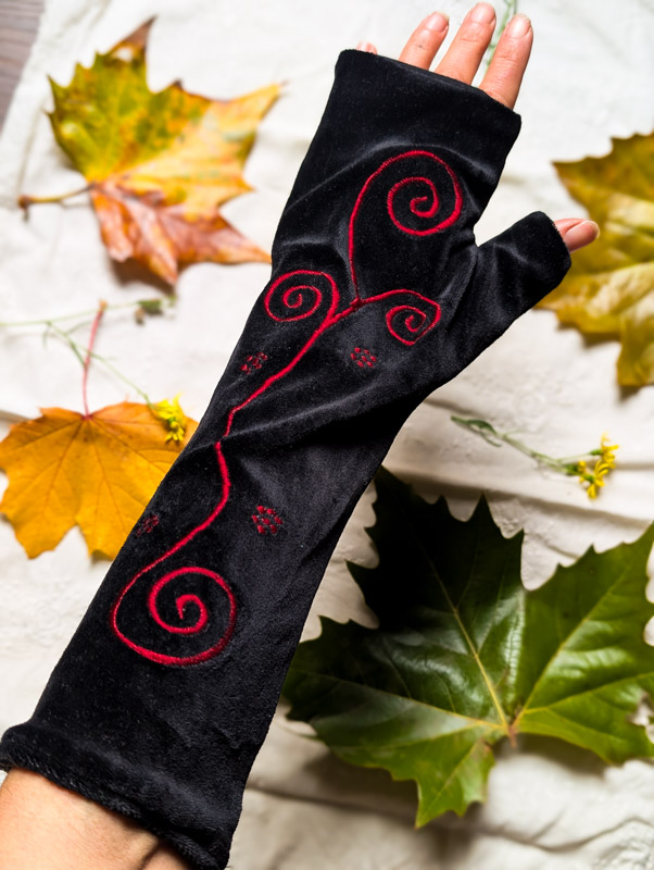 Black & Red Velvet Embroidered Gloves - Image 2