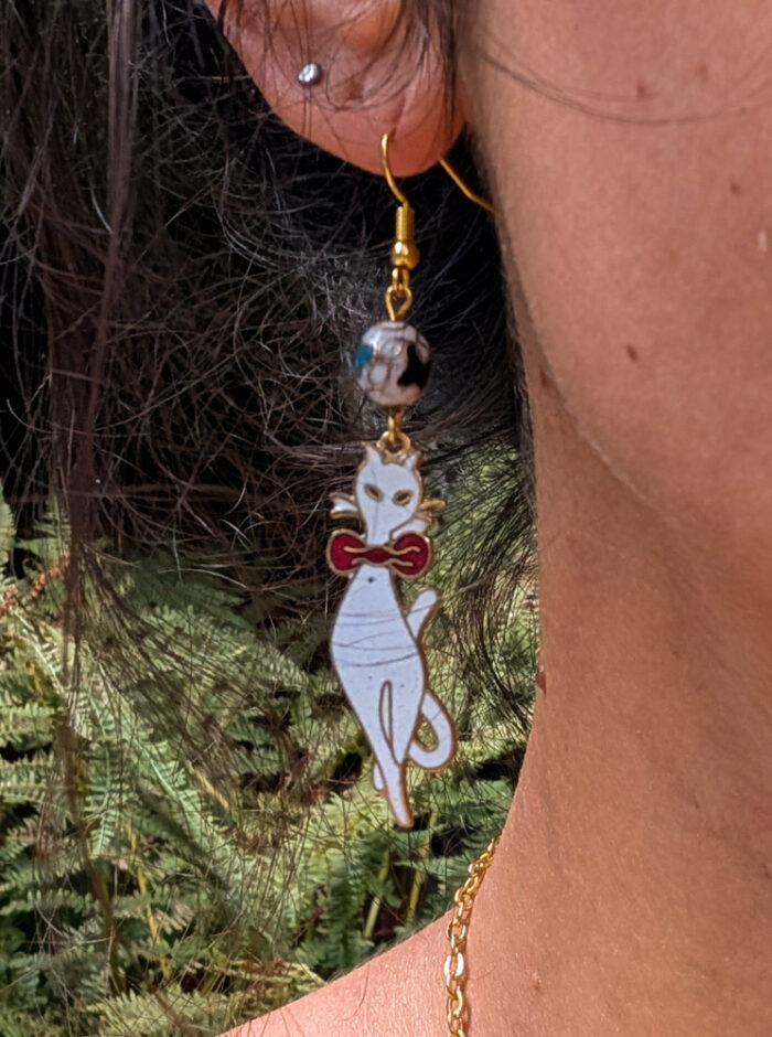 Vintage White Cloisonne Cat Earrings - Image 2