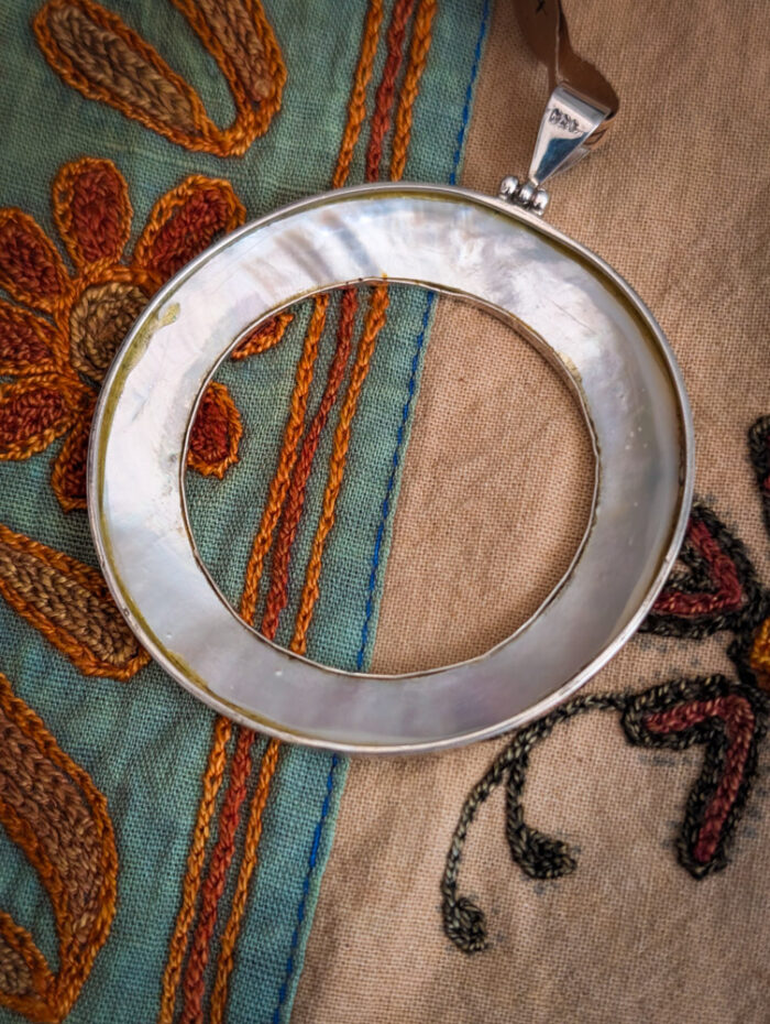 925 Silver Shell Circle Pendant - Image 3