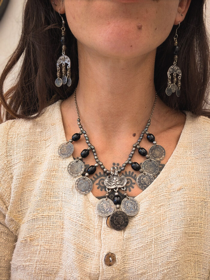 Vintage Onyx Half Moon Earrings - Image 7
