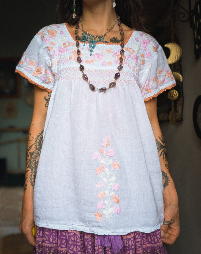 Preloved Mexican Embroidered Top