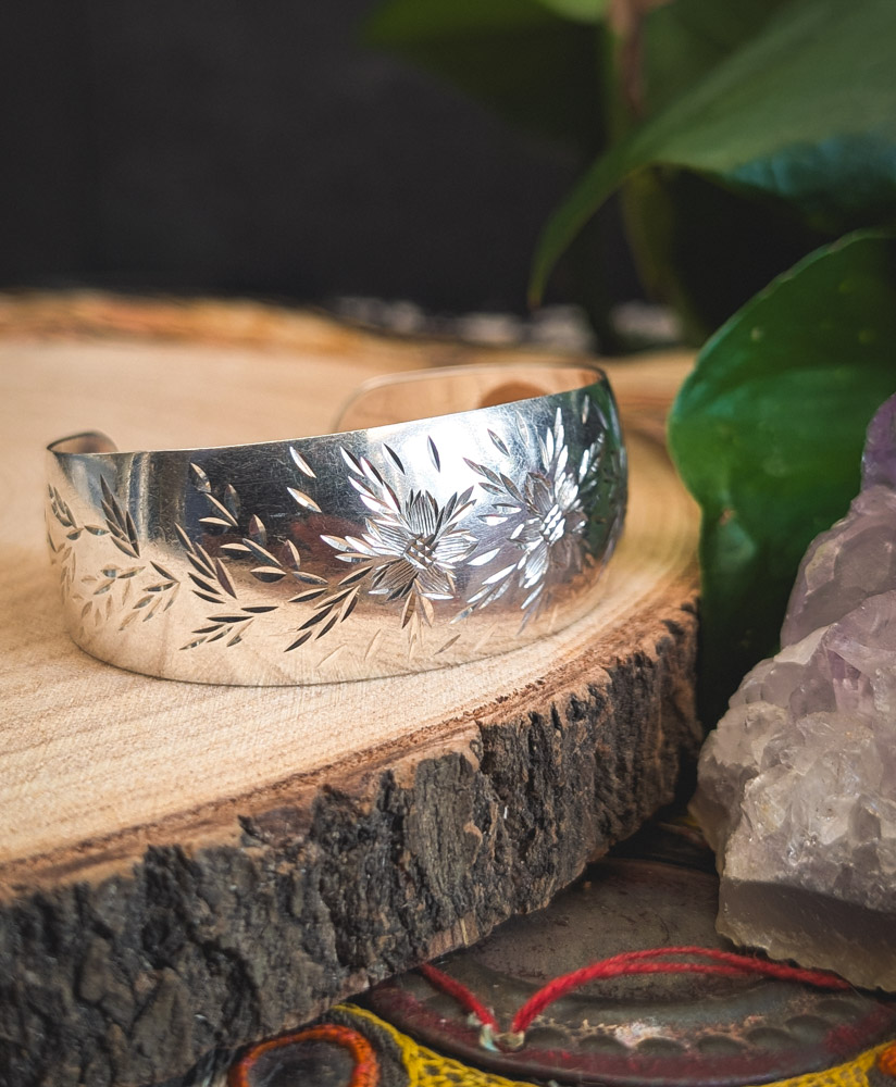 Vintage 1970s Diamond Etched 925 Cuff - Image 3