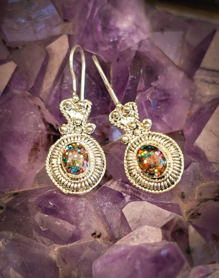 Vintage Glitter Drop Earrings - Image 4