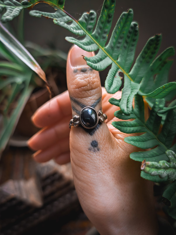 Silver & Hematite Ring - Image 7