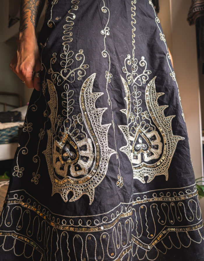 Vintage Paisley Embroidered Midi Skirt - Image 3