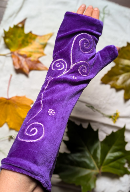 Purple Velvet Embroidered Gloves - Image 2