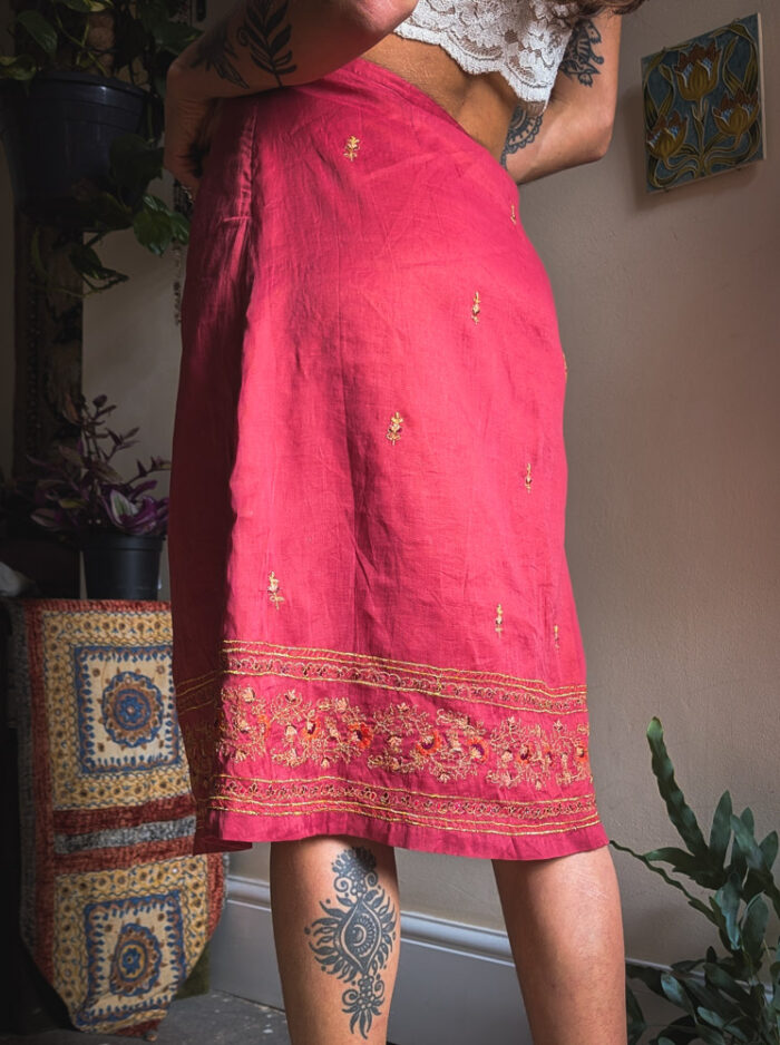 Vintage Pink Embroidered Midi Skirt - Image 5