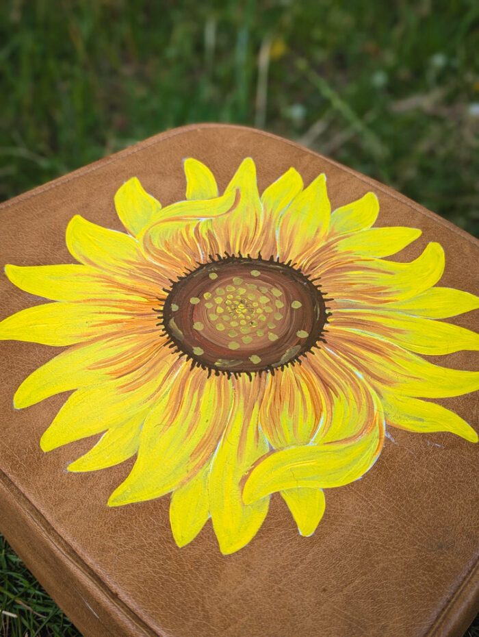 Upcycled Sunflower Vanity Case - Image 6