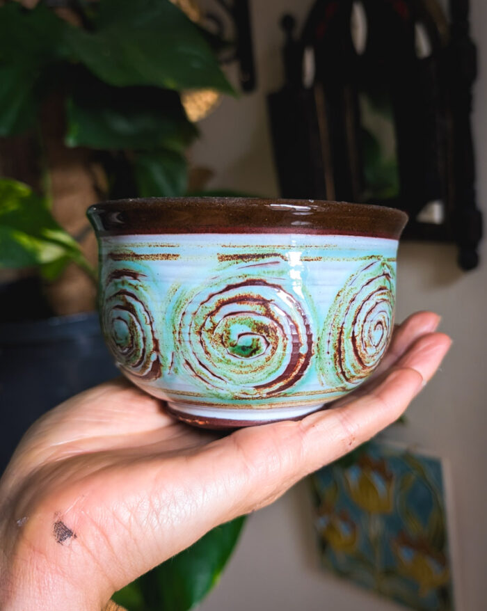 Preloved Spiral Pot