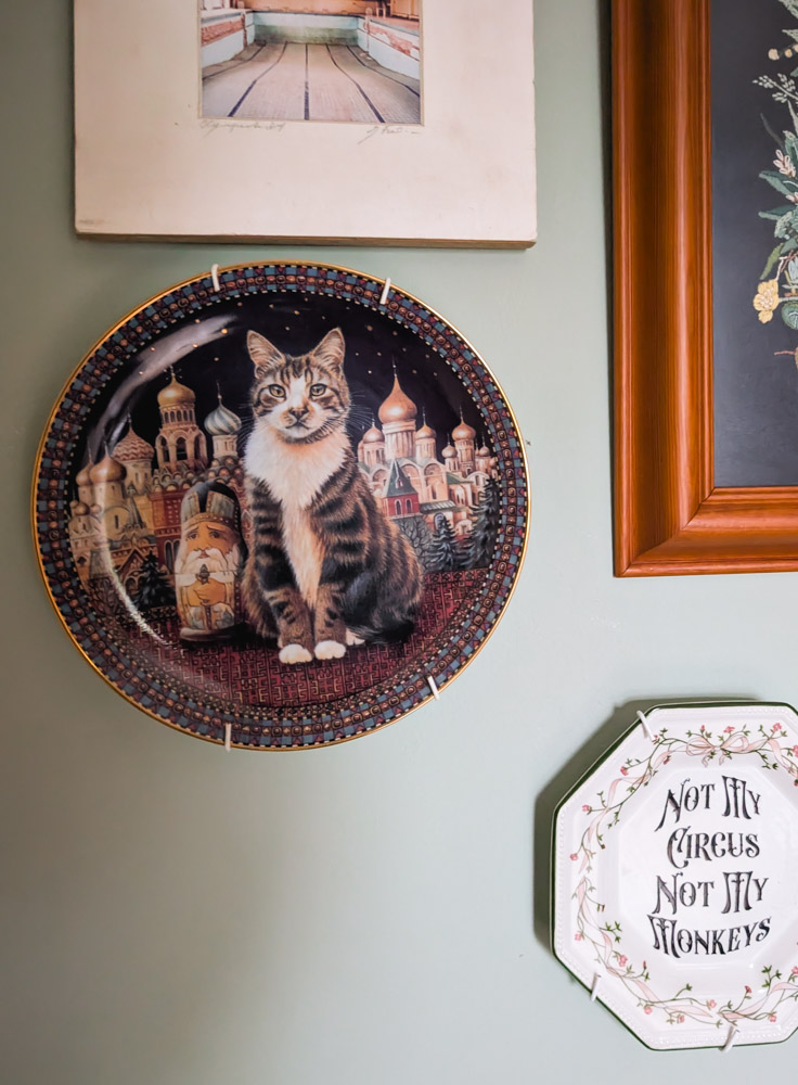 Vintage Decorative Cat Plate - Image 2