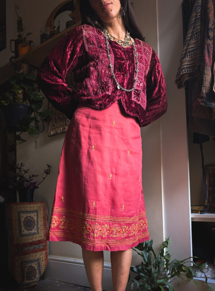 Vintage Pink Embroidered Midi Skirt - Image 3