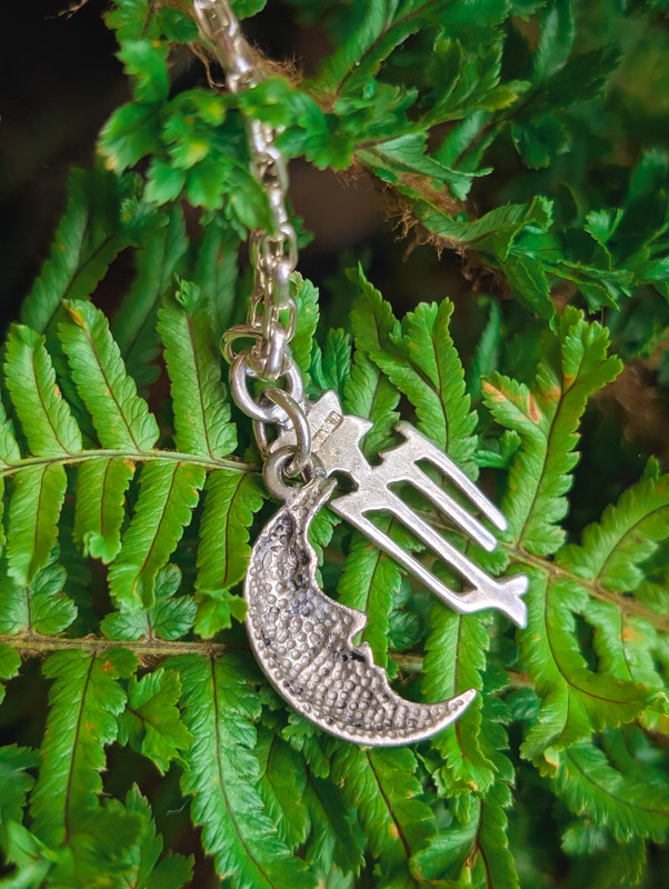 Vintage 925 Silver Virgo Moon Necklace - Image 4