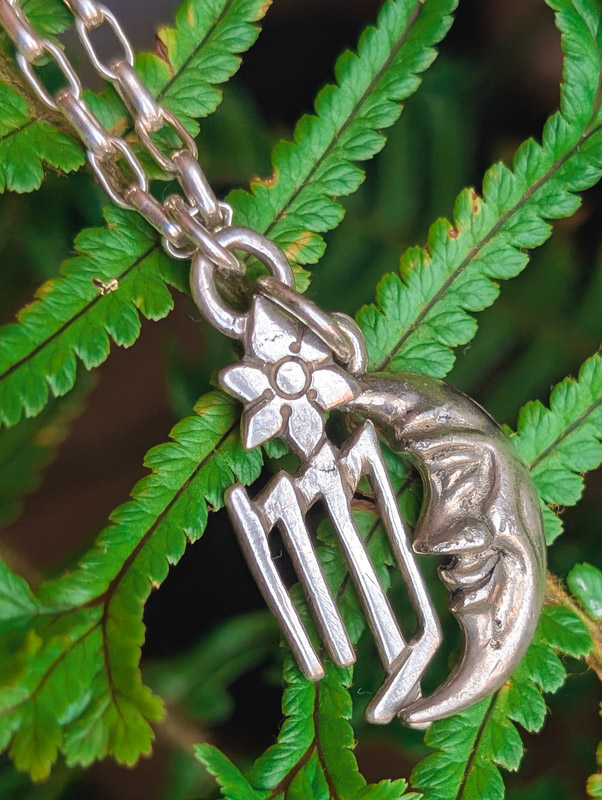 Vintage 925 Silver Virgo Moon Necklace - Image 3